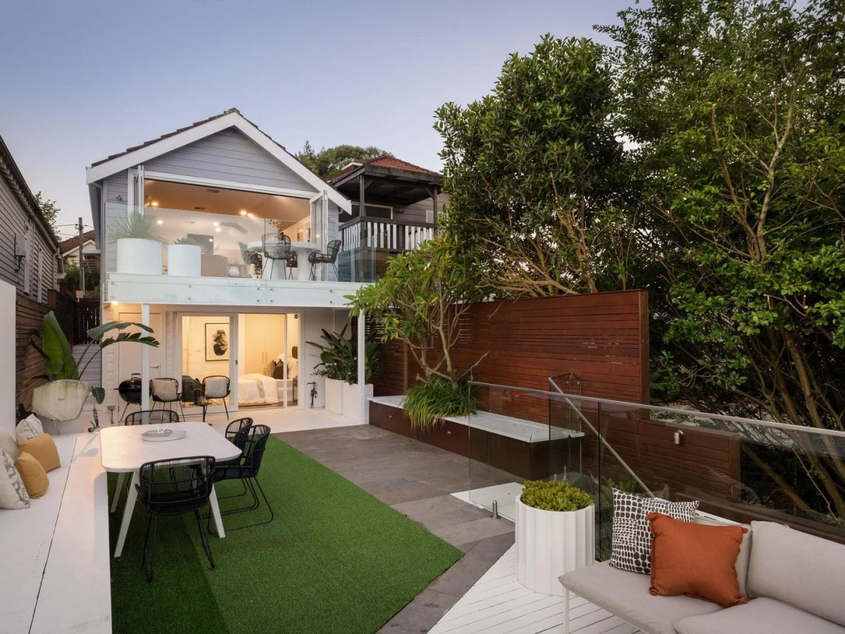 10 Holt Avenue, Mosman, NSW 2088 detailed property overview, pros and cons, and an in-depth floor plan analysis