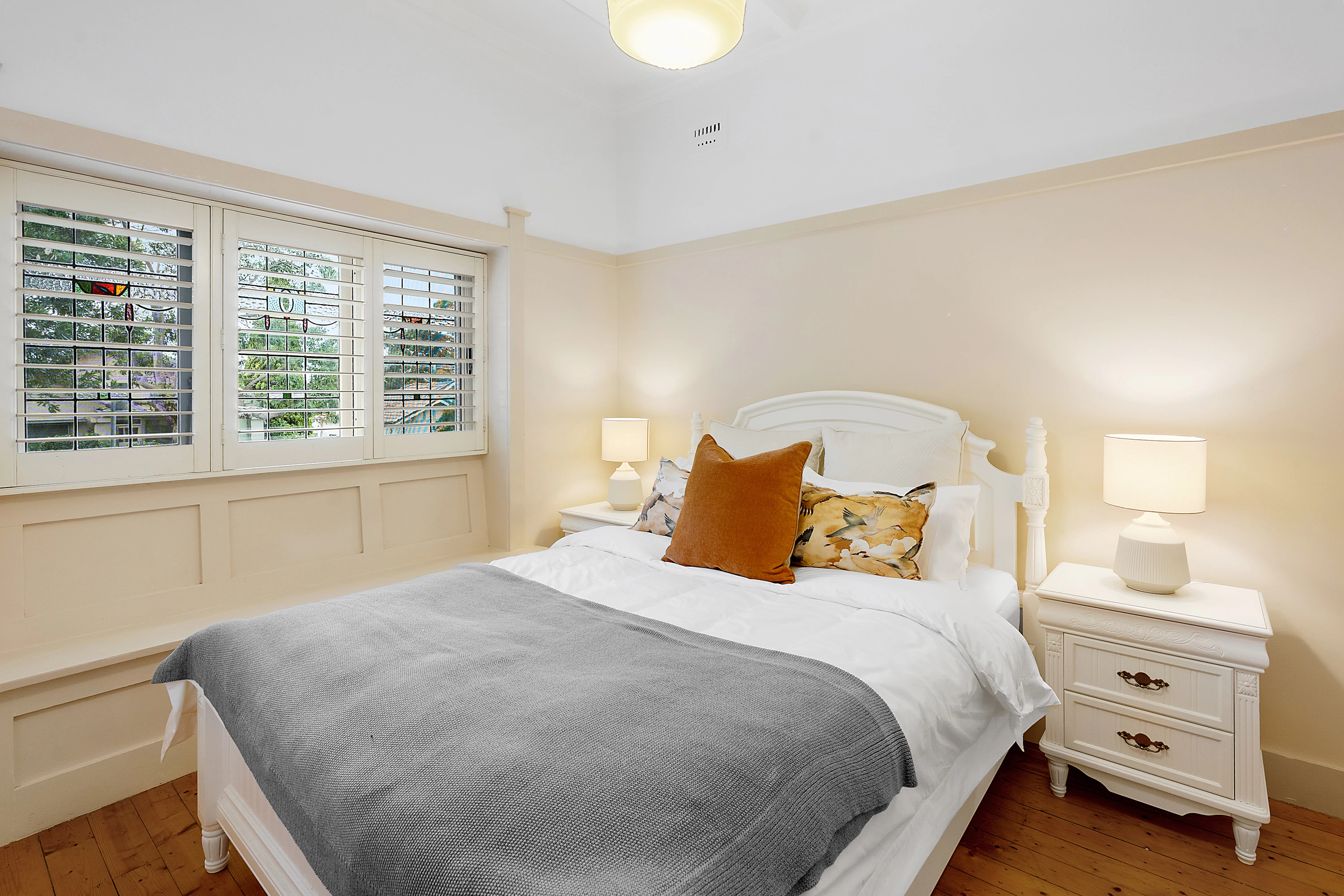 Cosy bedroom with wooden floors and big windows - 13 Allison Avenue, Lane Cove, NSW 2066