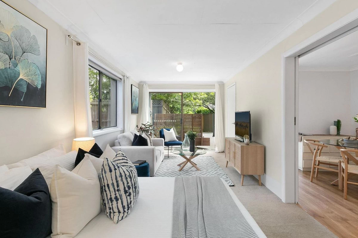 Long and bright living room with large windows and sliding doors - 32 Phoenix Street, Lane Cove, NSW 2066