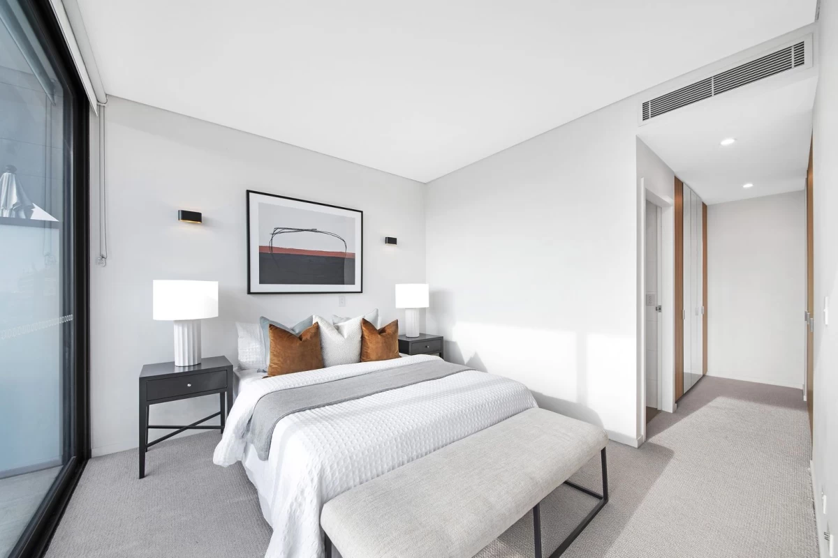 Spacious bedroom with large window for lots of natural light - 401/116 Belmont Road, Mosman, NSW 2088