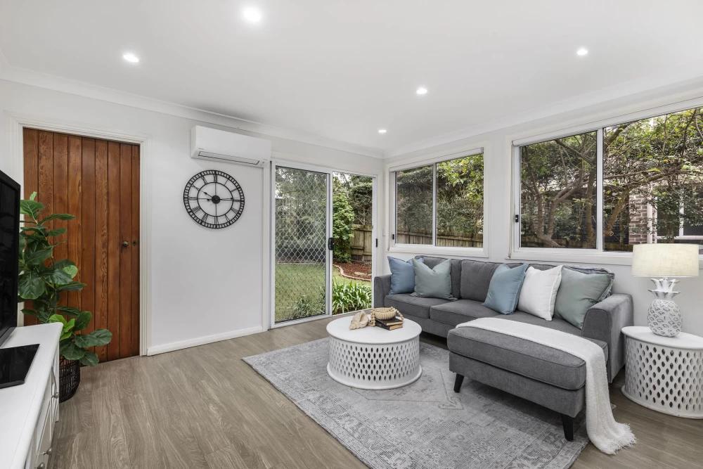 Extra living area with large windows and easy garden access - 45 Bridge Street, Lane Cove, NSW 2066