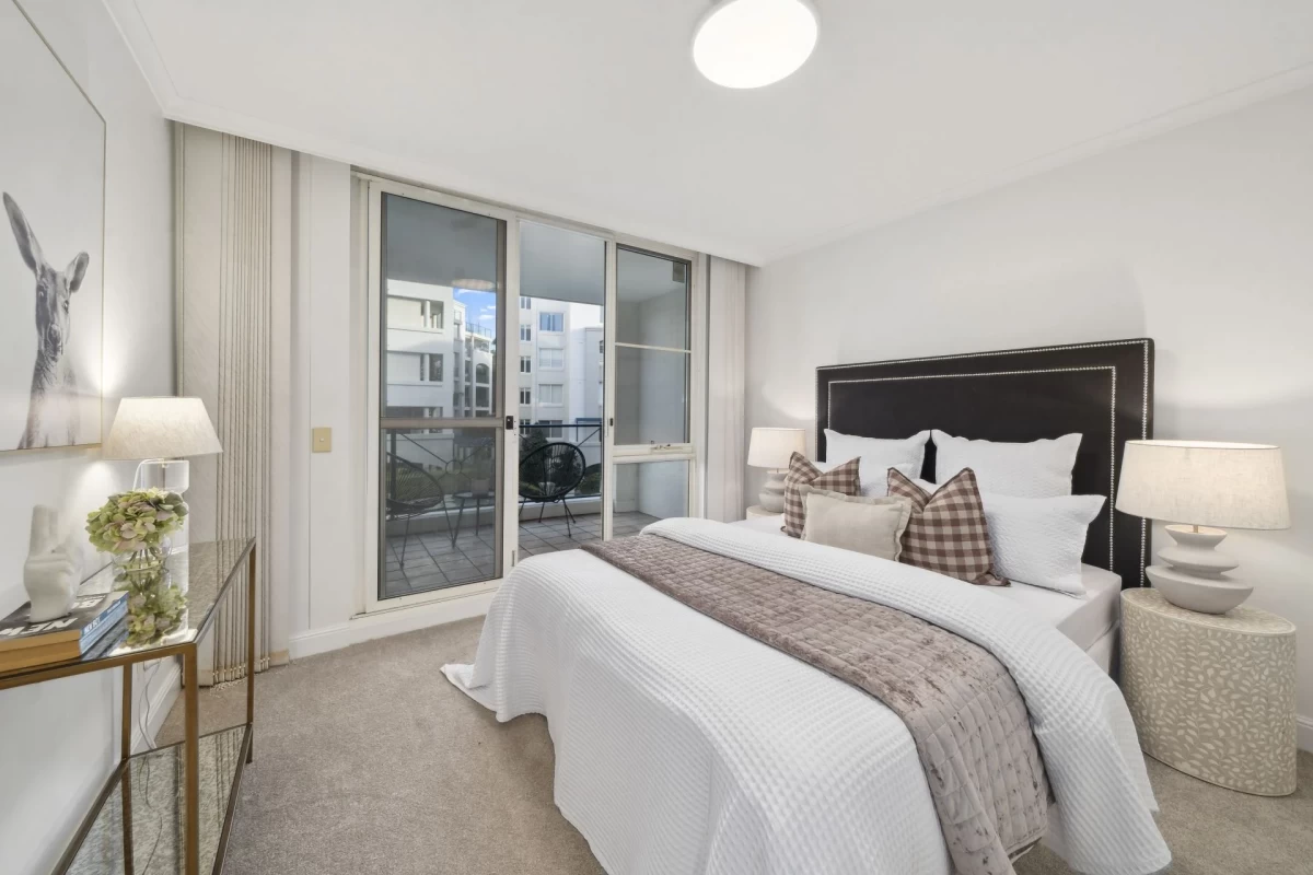 Cozy second bedroom with balcony access - 5/2A Brady Street, Mosman, NSW 2088