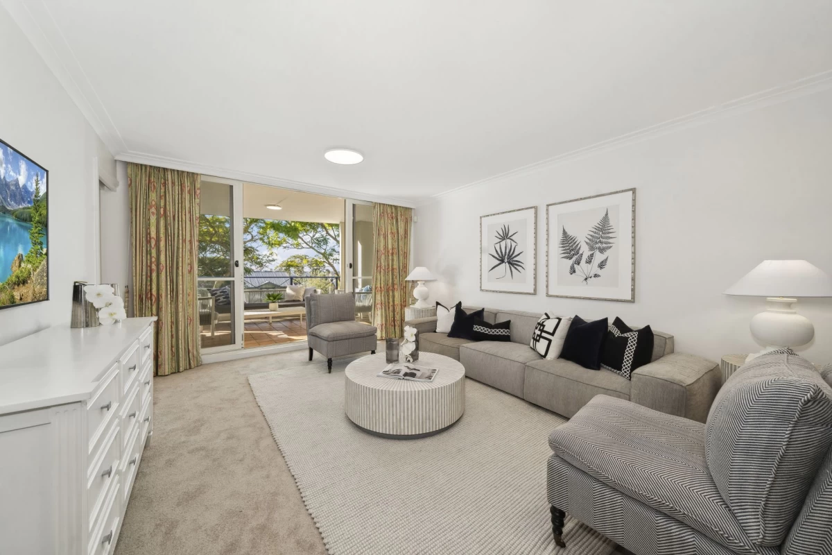 Living room with doors that open to the balcony for a spacious feel - 5/2A Brady Street, Mosman, NSW 2088